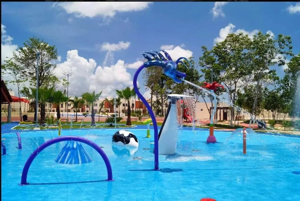 Family Accommodation With Pool And Water Park Cancun Holiday home